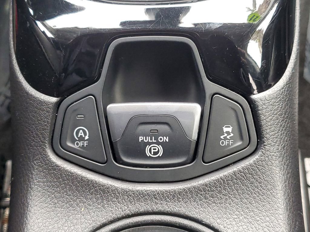 Used 2021 Jeep Compass Latitude image 32