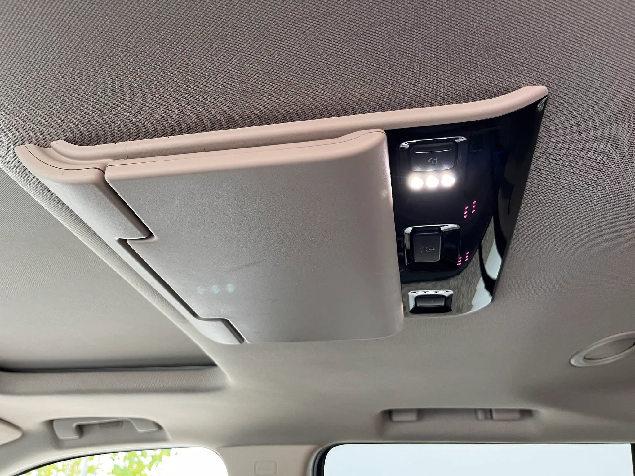 Used 2020 GMC Yukon Denali w/ Denali Ultimate Package image 20