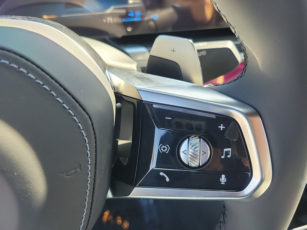 New 2026 BMW 750e xDrive AWD/4WD image 26