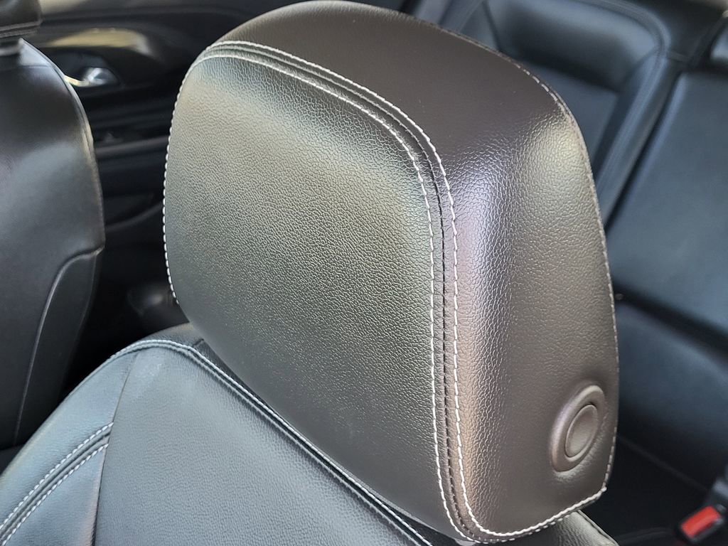 Used 2024 GMC Terrain SLT image 6