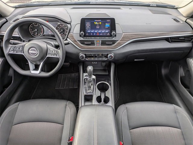 Used 2024 Nissan Altima 2.5 SV image 16