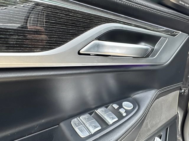 Used 2021 BMW 740i w/ Premium Package RWD image 18
