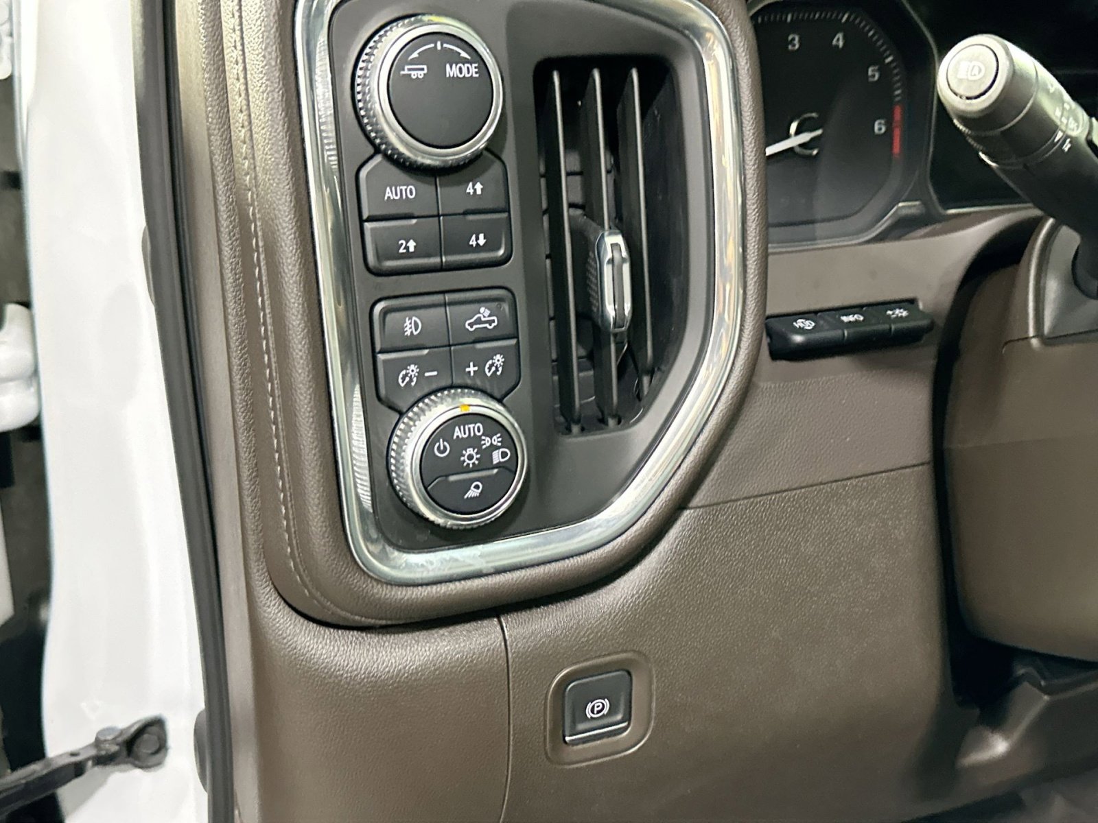 Used 2022 GMC Sierra 2500 Denali w/ Denali Ultimate Package image 17