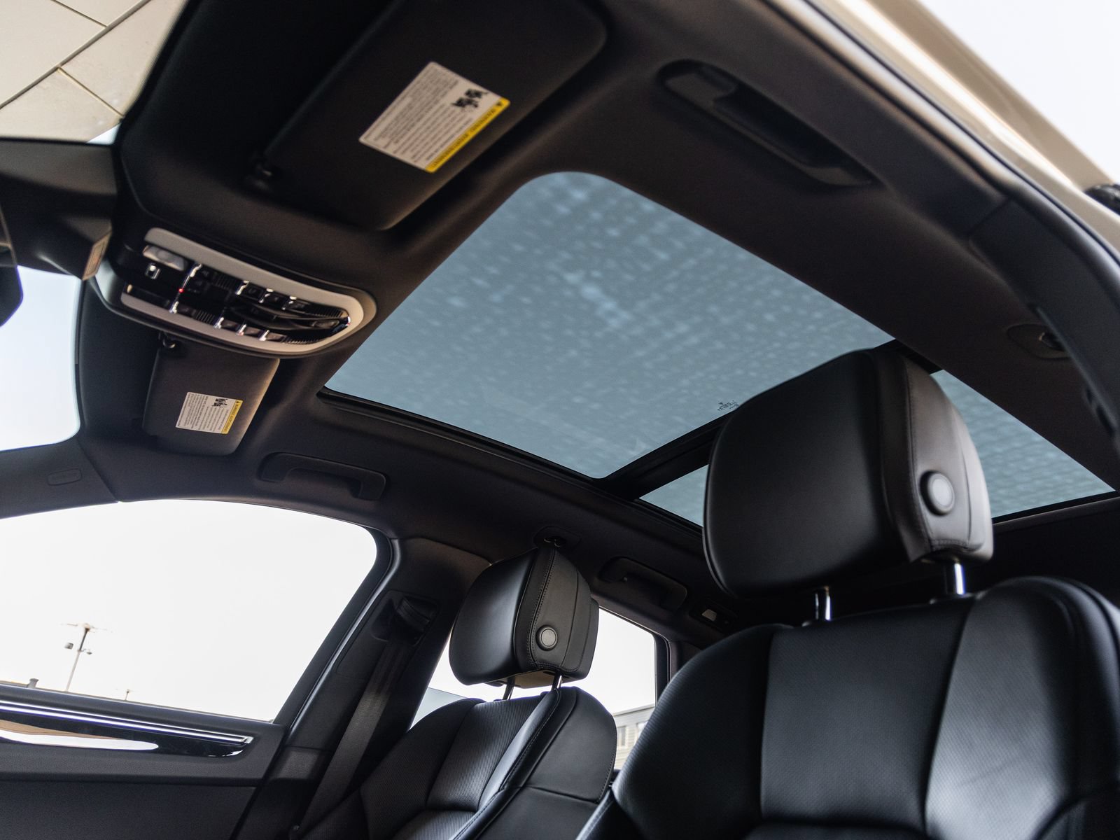 Certified 2024 Porsche Macan S AWD/4WD image 27