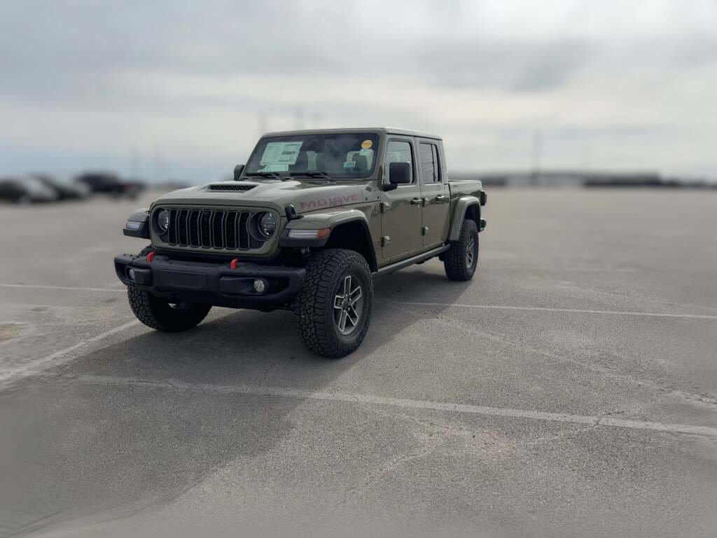 New 2026 Jeep Gladiator Mojave image 3