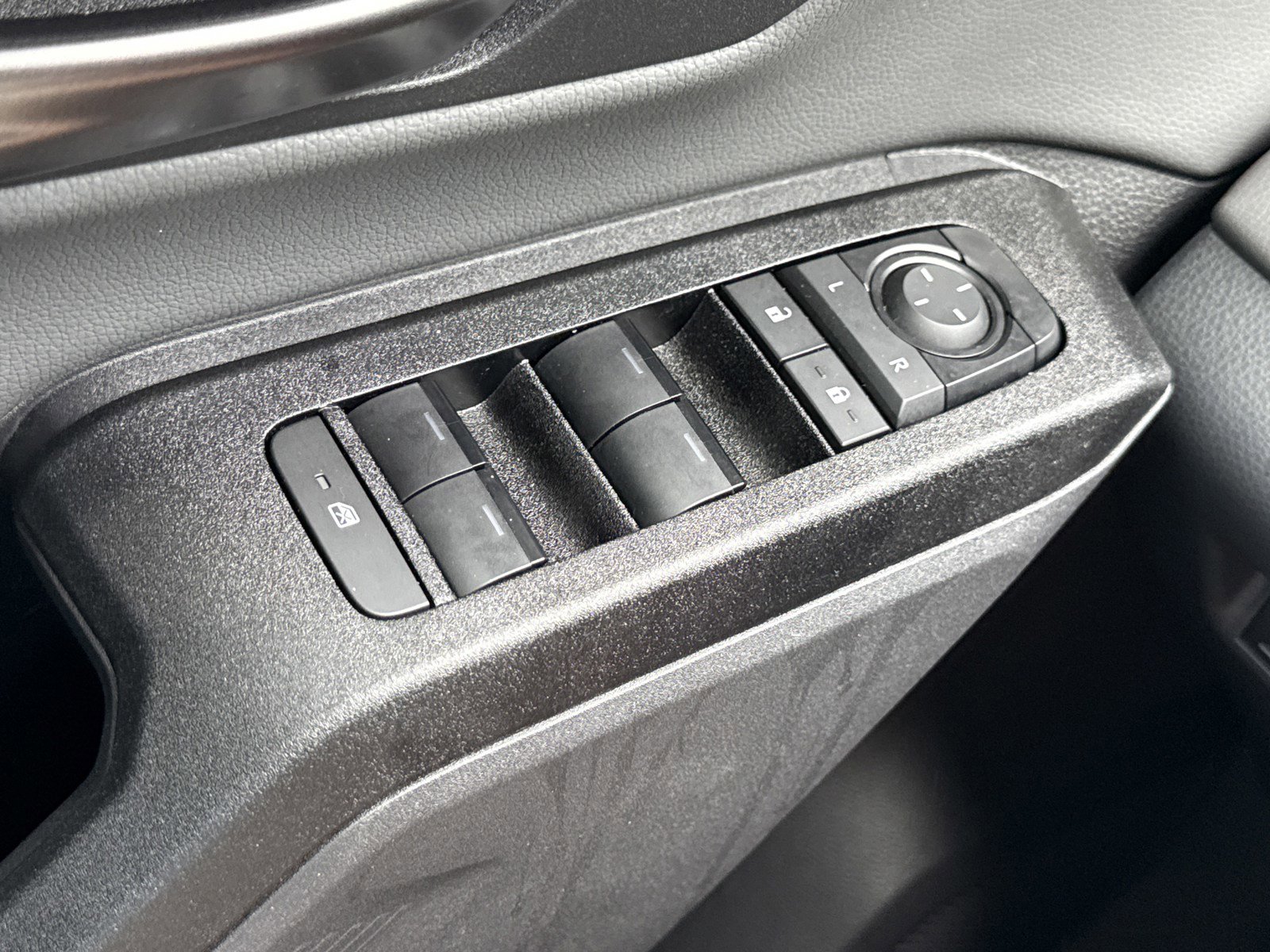 Used 2026 Toyota RAV4 SE w/ Weather Package FWD image 16