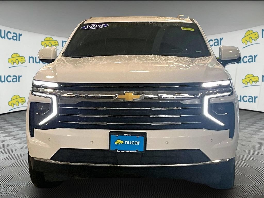 Used 2025 Chevrolet Suburban LT AWD/4WD image 2