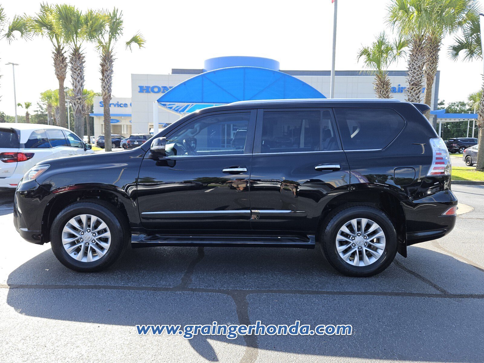 Used 2015 Lexus GX 460 w/ Premium Package AWD/4WD image 2
