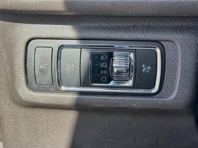 Used 2020 Lincoln Corsair FWD w/ Premium Package image 35