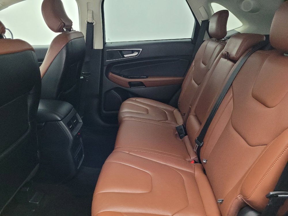 Used 2018 Ford Edge Titanium w/ Equipment Group 301A FWD image 18