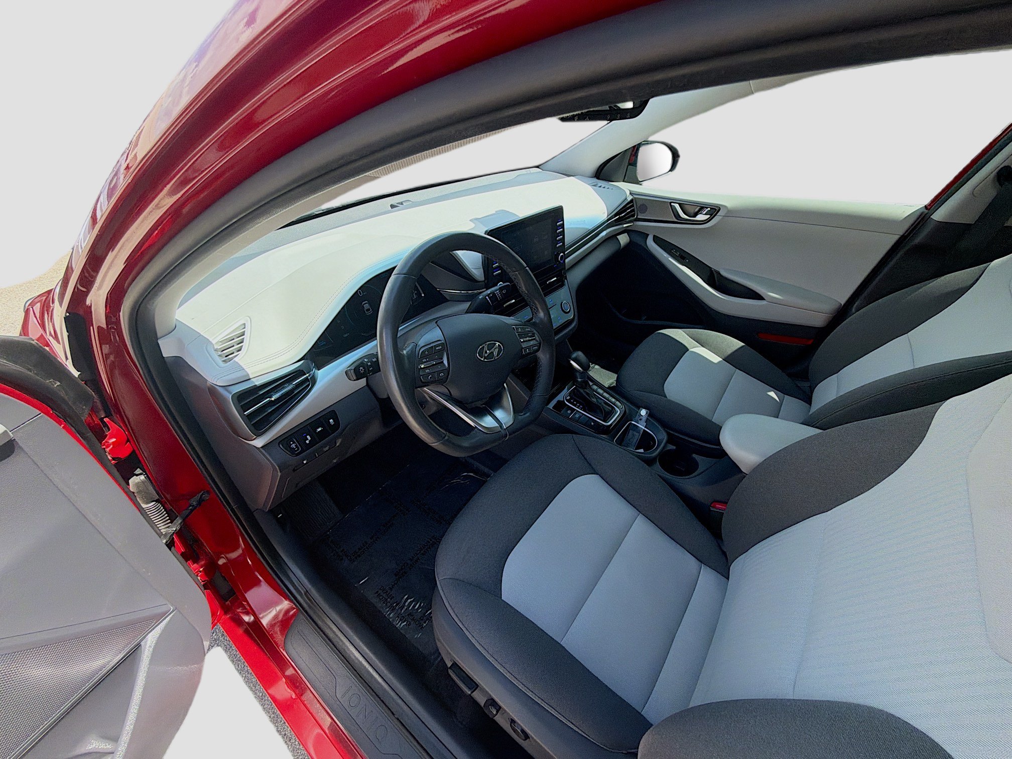 Used 2020 Hyundai Ioniq SEL FWD image 7