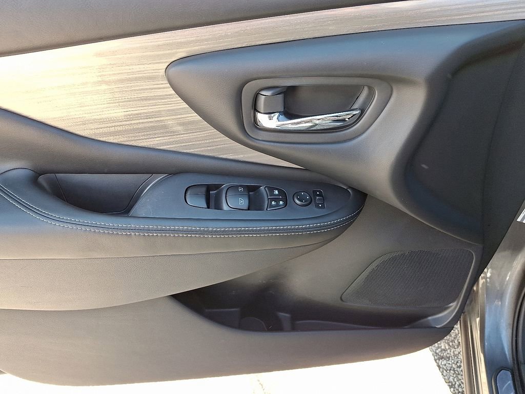 Used 2018 Nissan Murano S AWD/4WD image 13