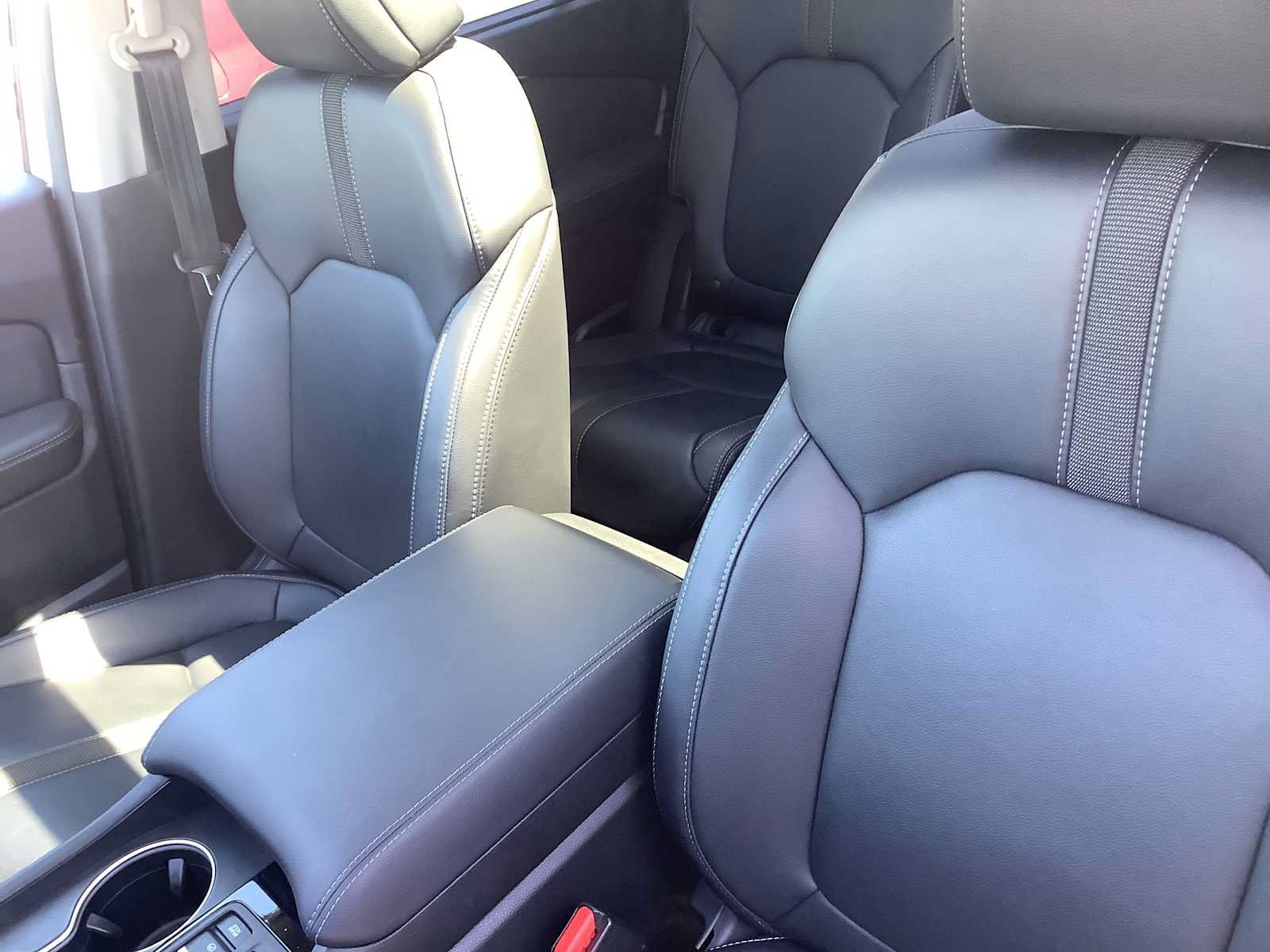 Used 2024 Honda Pilot Touring image 11
