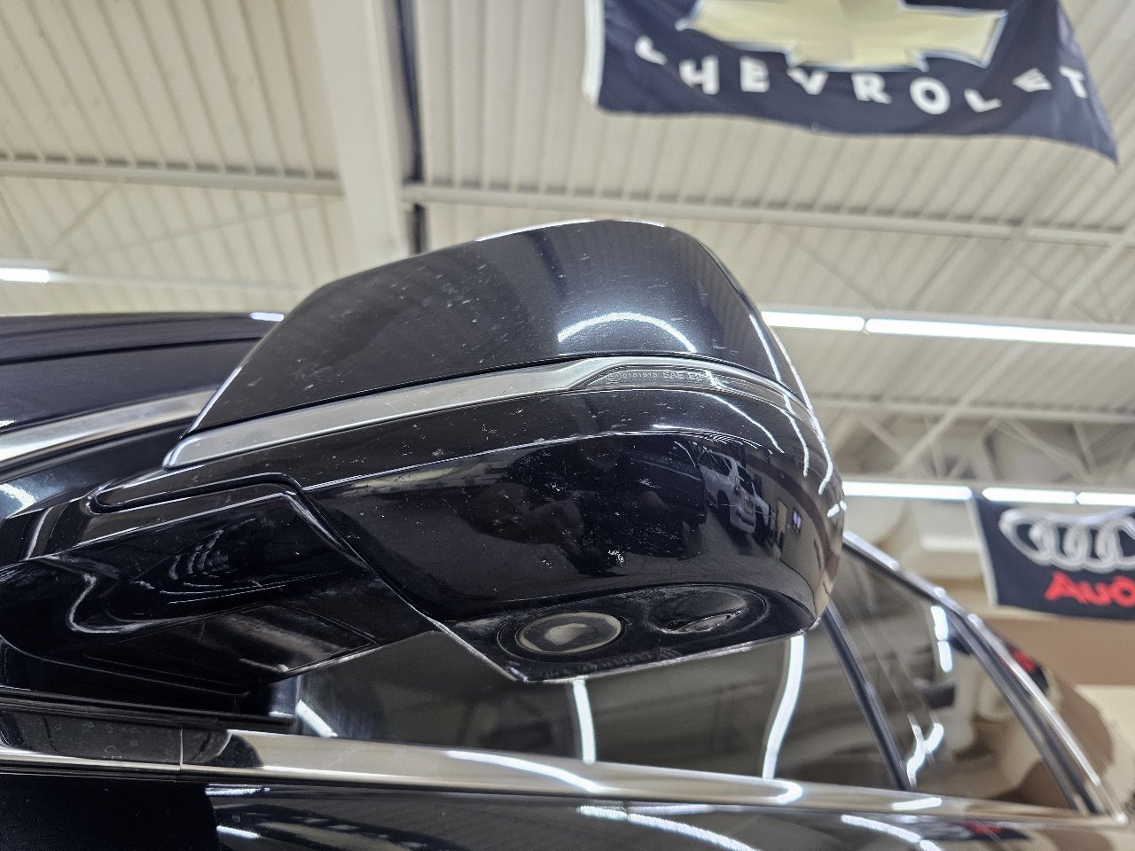 Used 2019 Cadillac Escalade ESV Premium Luxury w/ LPO, Radiant Package image 11