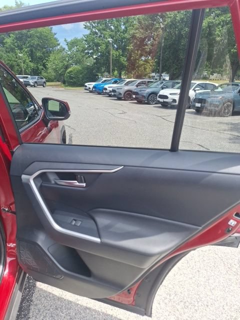 Used 2019 Toyota RAV4 XLE w/ Carpet Mat Package AWD/4WD image 20