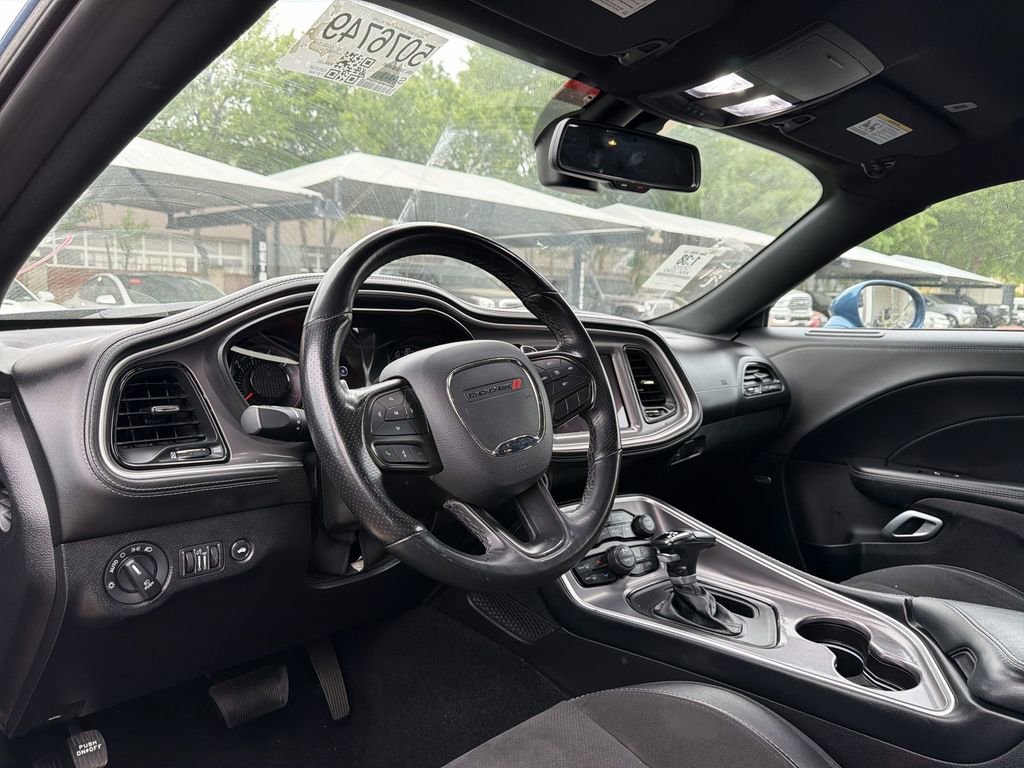 Used 2022 Dodge Challenger R/T w/ Plus Package image 7