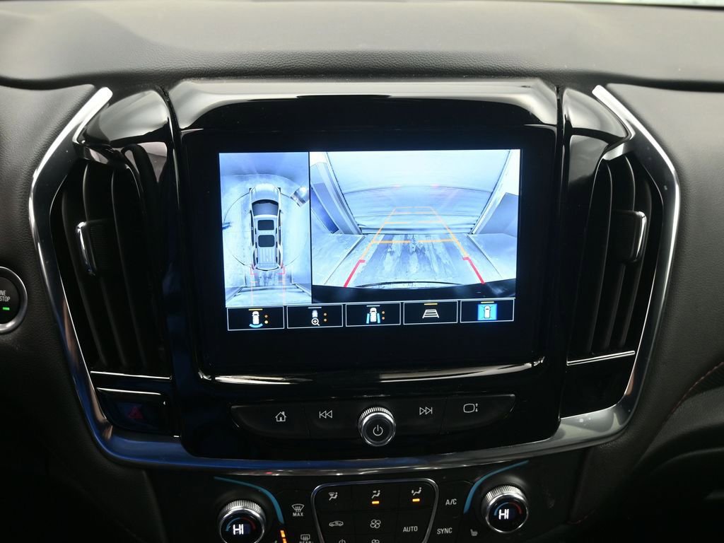 Used 2023 Chevrolet Traverse RS image 17