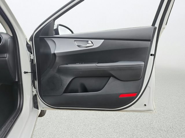 Certified 2023 Kia Forte LXS w/ LXS Technology Package FWD image 23