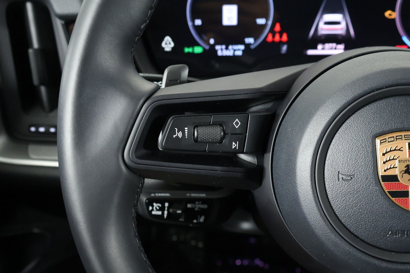 Certified 2026 Porsche Cayenne AWD/4WD image 14