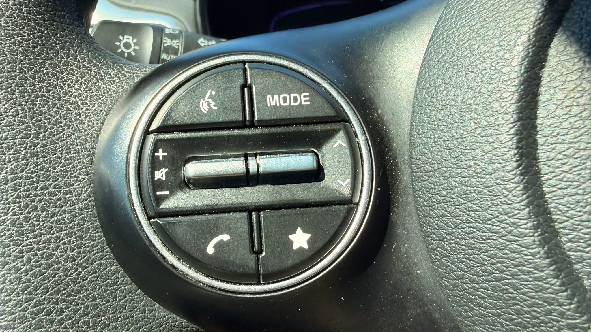 Used 2025 Kia Soul LX w/ LX Technology Package image 19