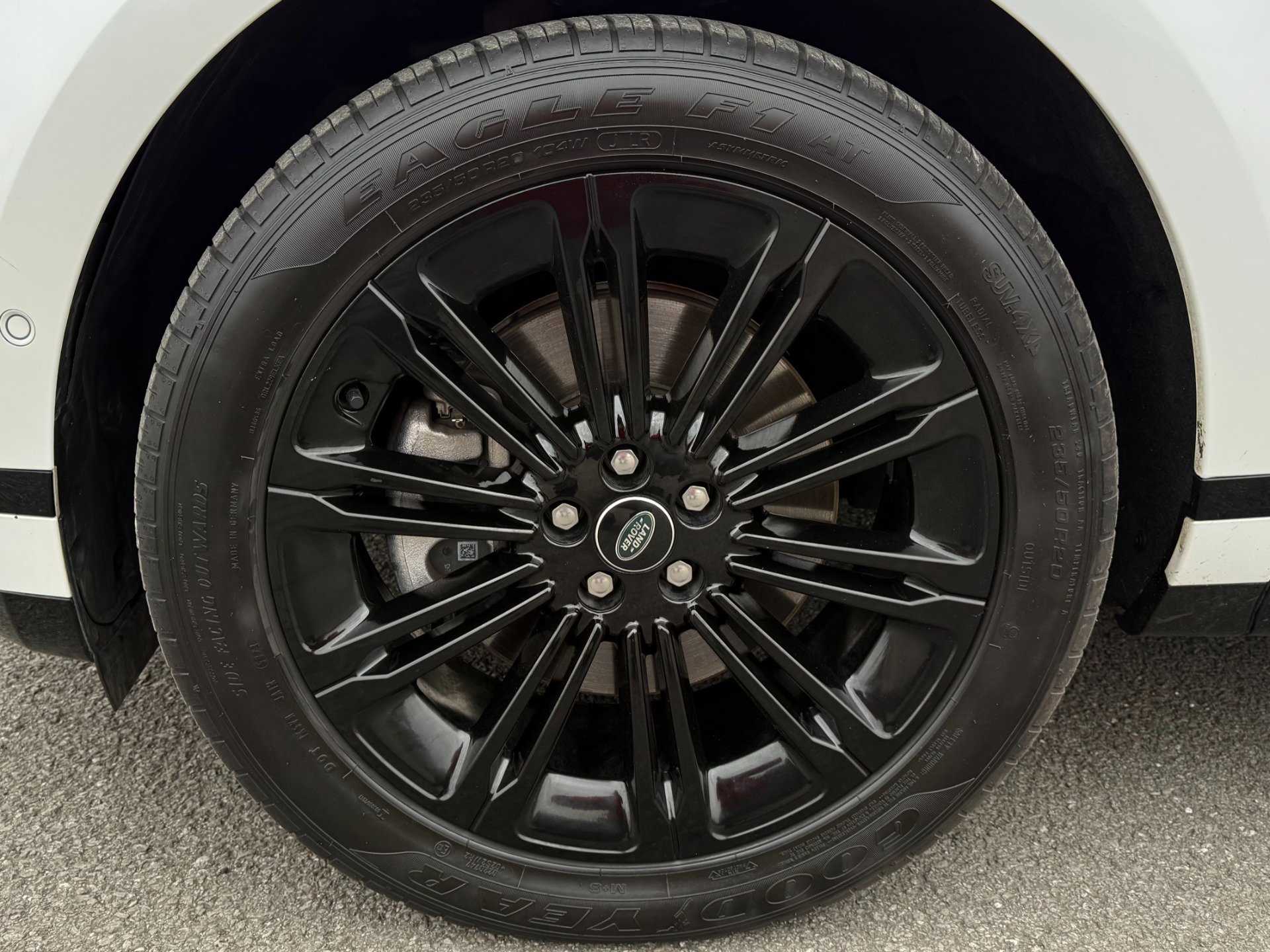 Used 2024 Land Rover Range Rover Evoque Dynamic SE image 18