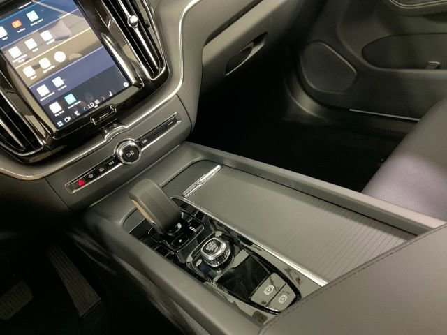 New 2025 Volvo XC60 B5 Core w/ Protection Package Premier image 17