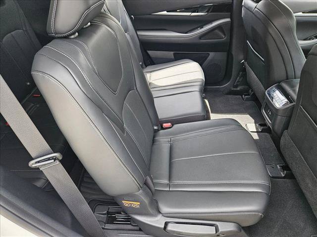 Used 2025 INFINITI QX60 Pure FWD image 16
