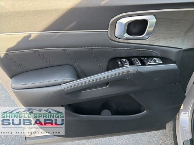 Used 2025 Kia Sorento SX image 44