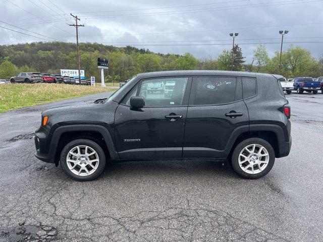 Used 2023 Jeep Renegade Latitude AWD/4WD image 9