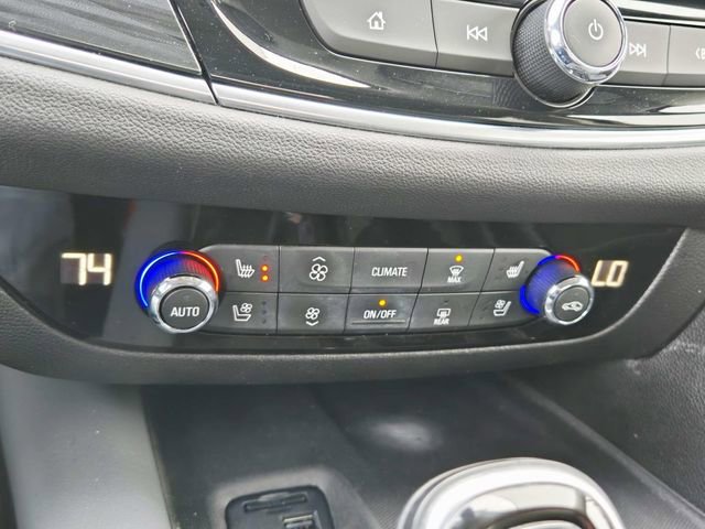 Used 2021 Buick Enclave Premium w/ Sun and Sites Package image 27