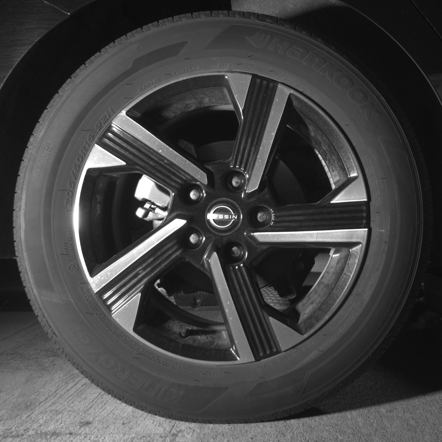 Used 2025 Nissan Sentra SV FWD image 15