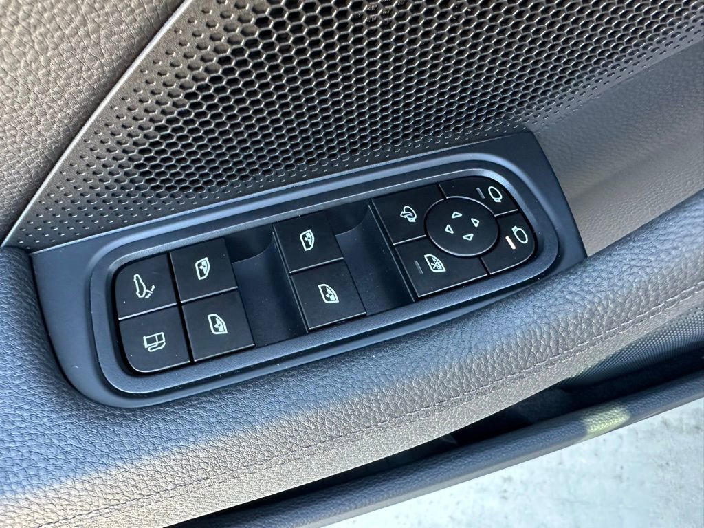 Used 2026 Porsche Panamera 4 image 20