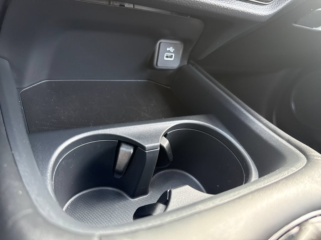Certified 2025 Honda HR-V LX image 30