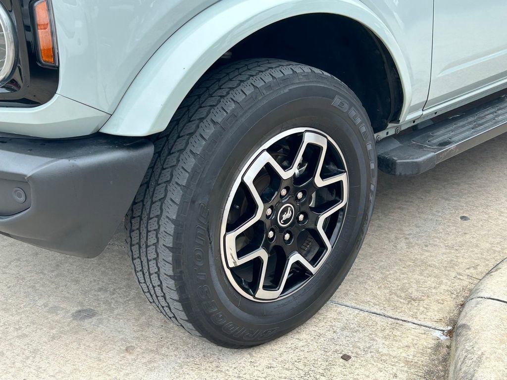 Used 2023 Ford Bronco Outer Banks image 9