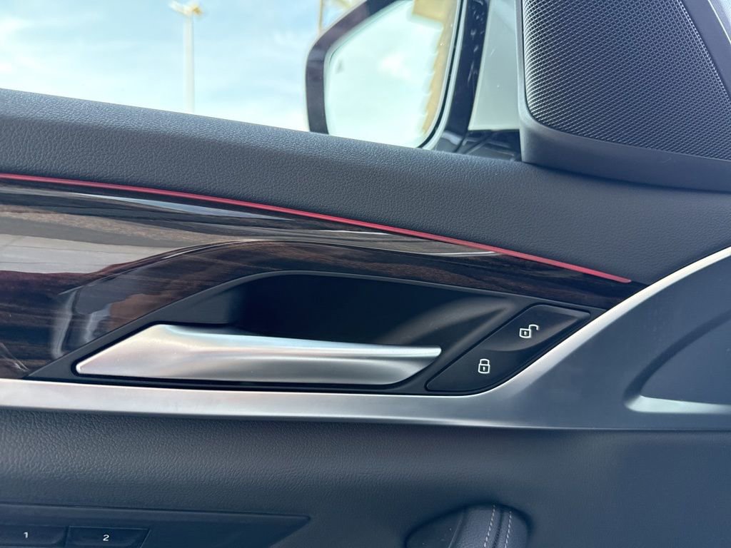 Used 2023 BMW 530e xDrive w/ Convenience Package image 6