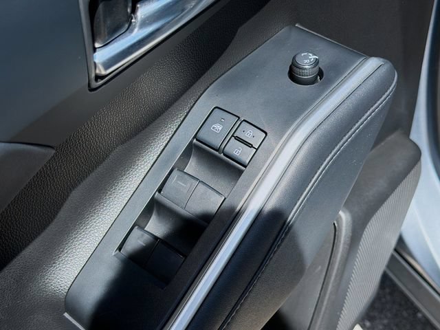 Used 2021 Toyota Highlander XLE FWD image 24