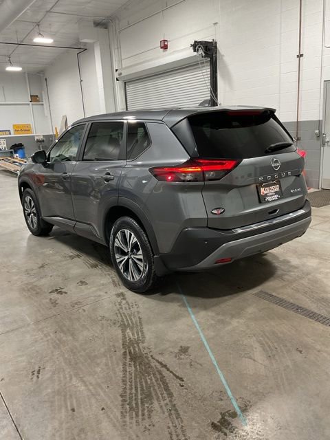 Used 2023 Nissan Rogue SV image 4