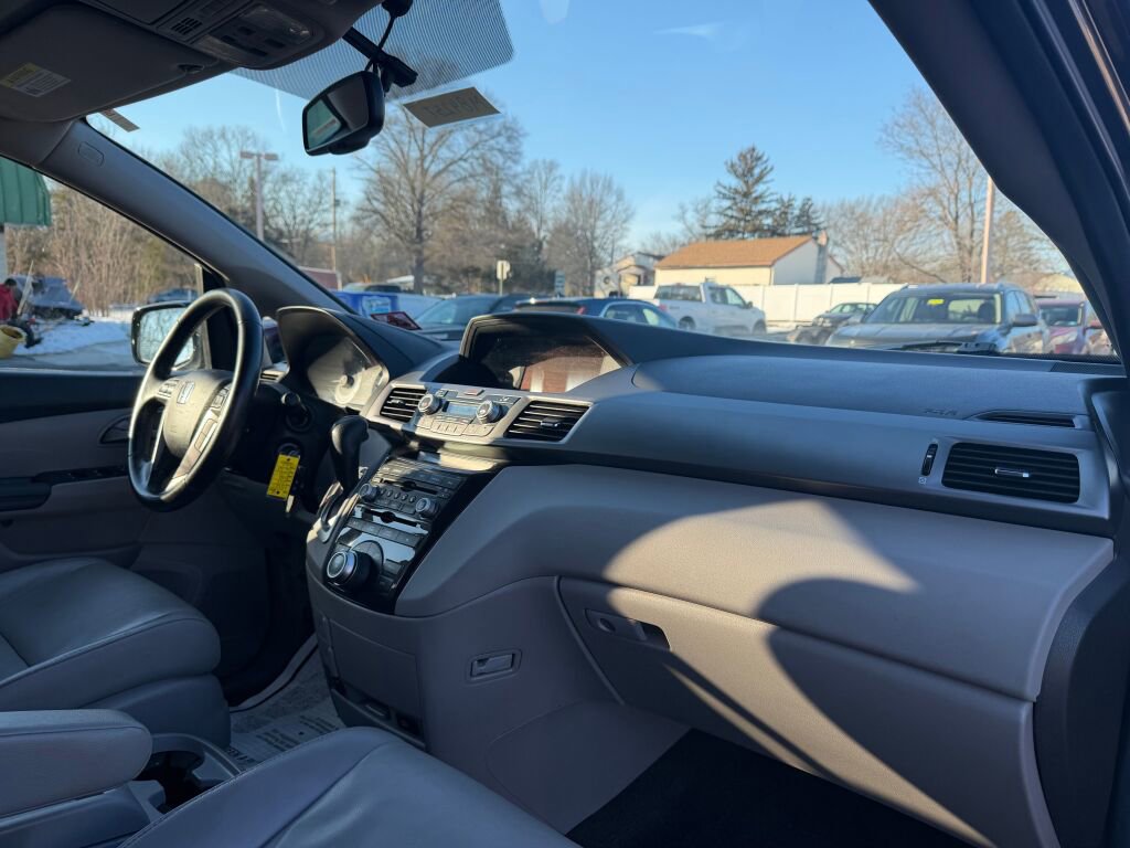 Used 2013 Honda Odyssey Touring Elite image 30