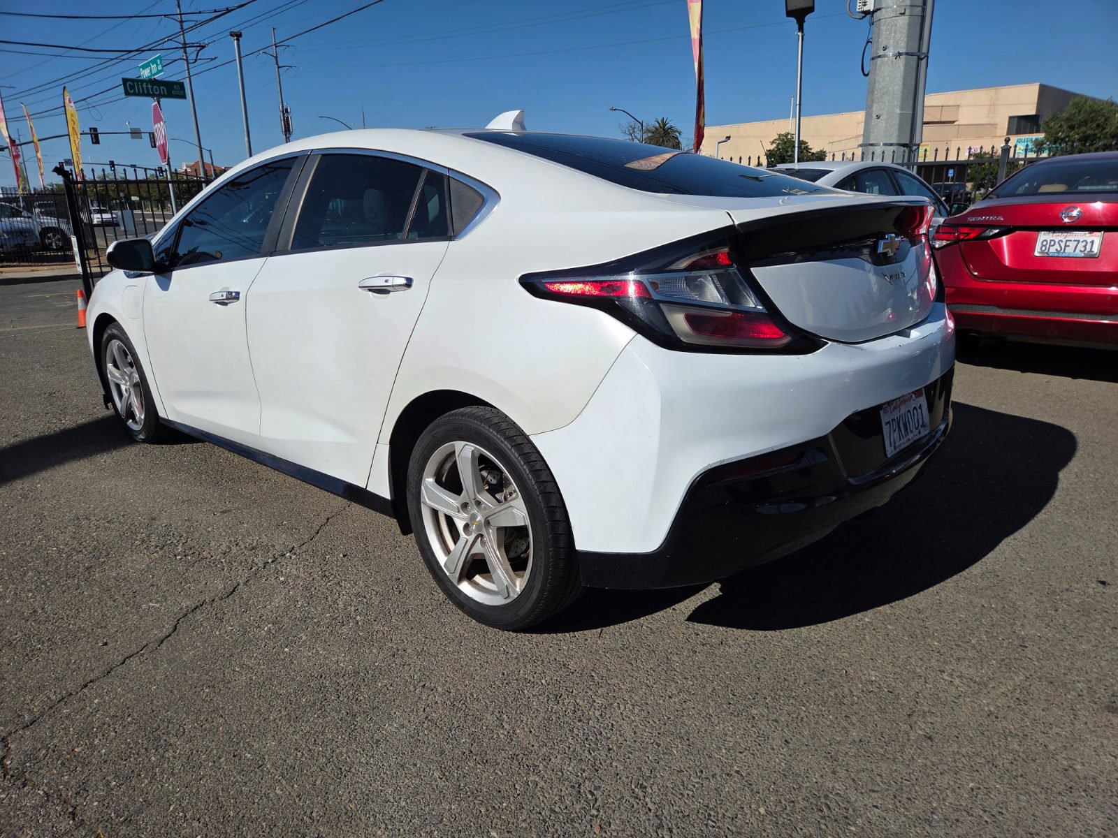 Used 2016 Chevrolet Volt LT w/ Comfort Package FWD image 2