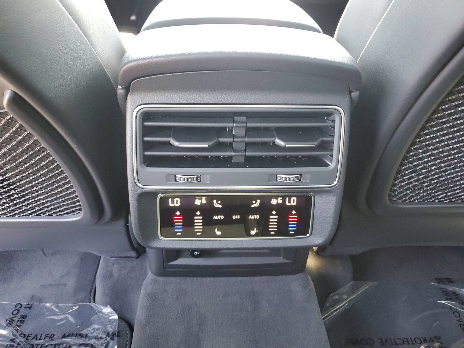 Used 2026 Audi SQ8 Premium Plus AWD/4WD image 12