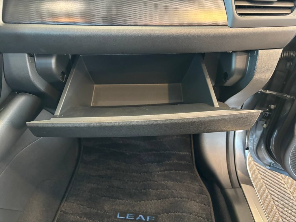 Certified 2024 Nissan Leaf SV Plus FWD image 31