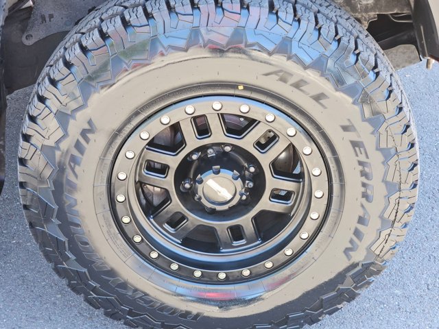 Used 2017 Toyota Tacoma TRD Off-Road w/ Tow Package AWD/4WD image 24