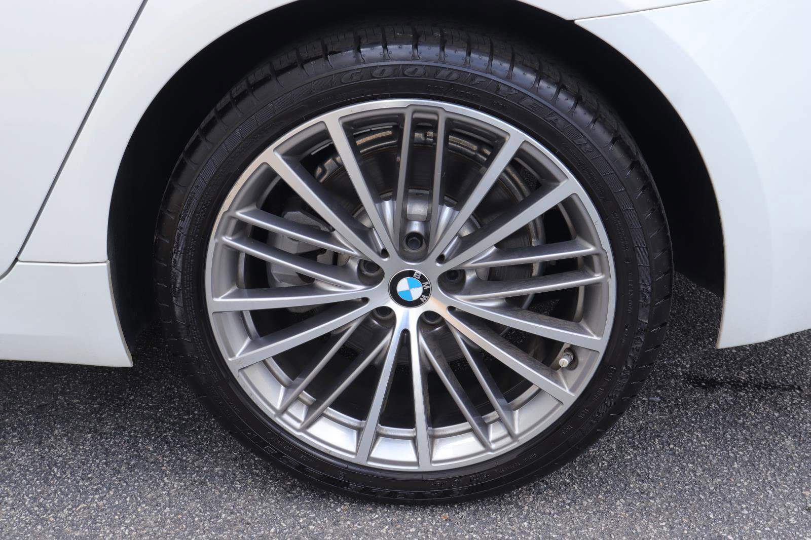 Used 2019 BMW 530i w/ Convenience Package image 39