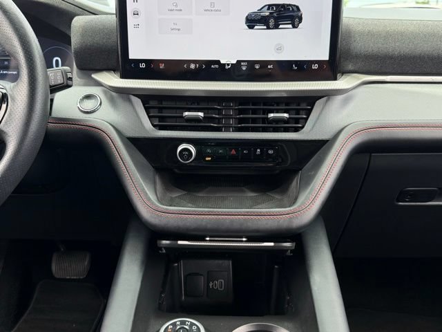 Used 2025 Ford Explorer ST-Line AWD/4WD image 28