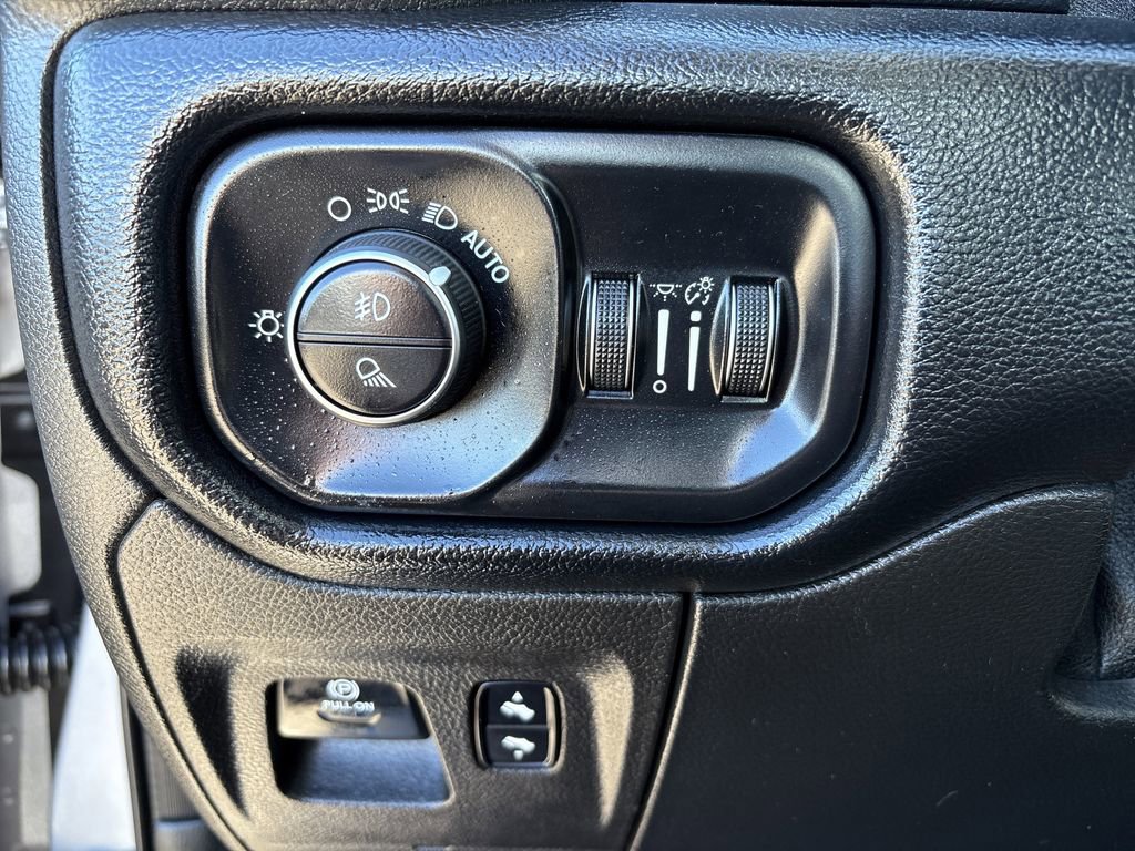 Used 2019 RAM 1500 Laramie image 13