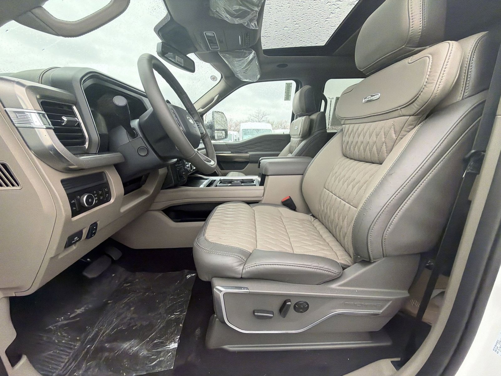 New 2026 Ford F450 Platinum w/ Platinum Plus Package image 27