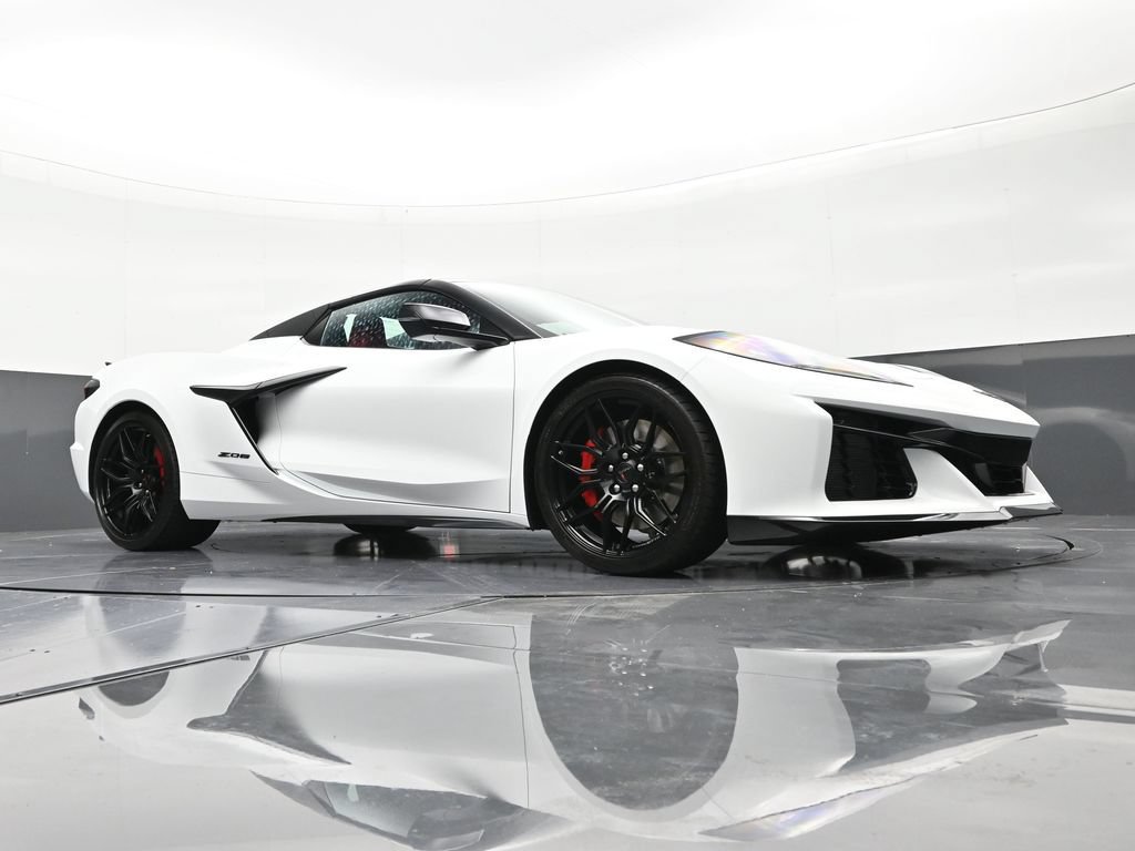 Used 2026 Chevrolet Corvette Z06 RWD image 23