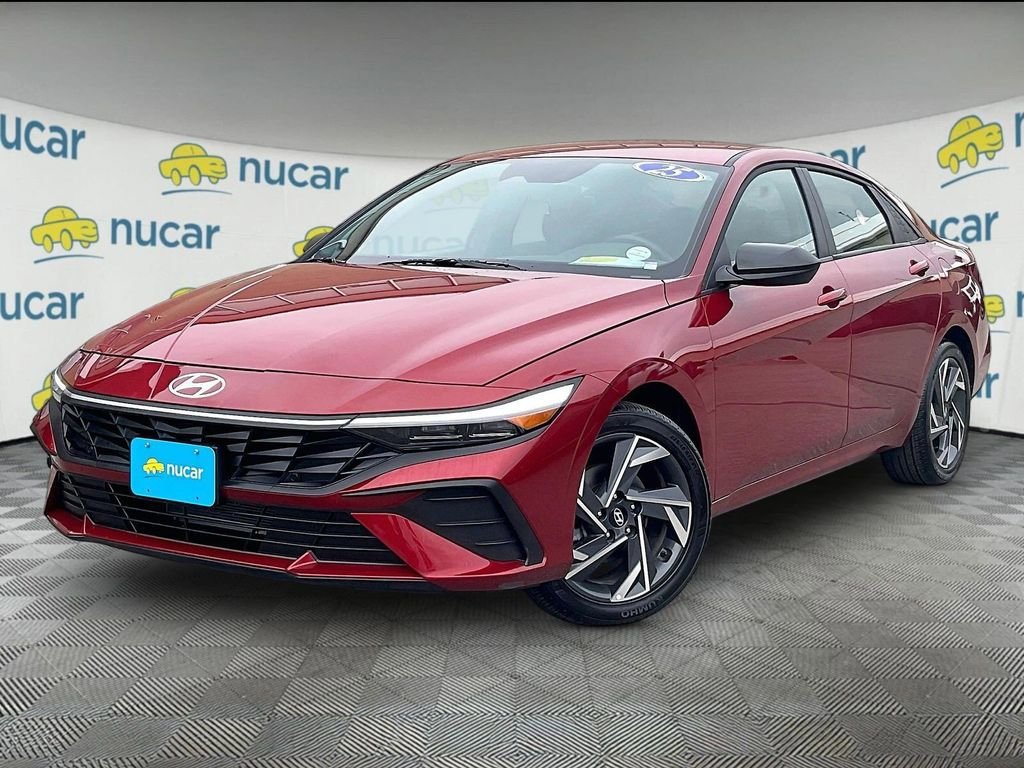 Certified 2025 Hyundai Elantra Sport FWD image 3