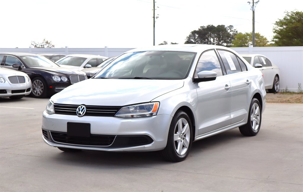 Used 2013 Volkswagen Jetta TDI image 3