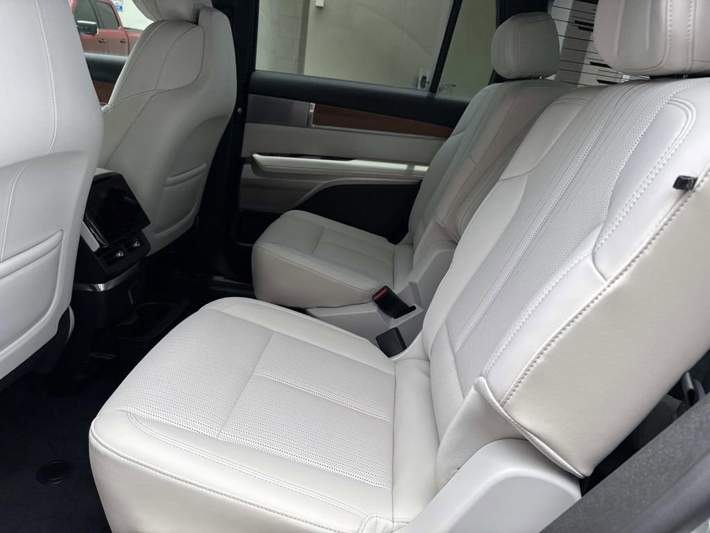 New 2026 Cadillac Vistiq Sport image 14